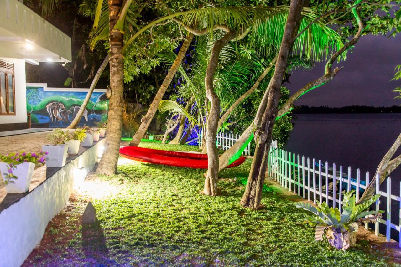 Scenery River Star Hotel ヒッカドゥワ エクステリア 写真